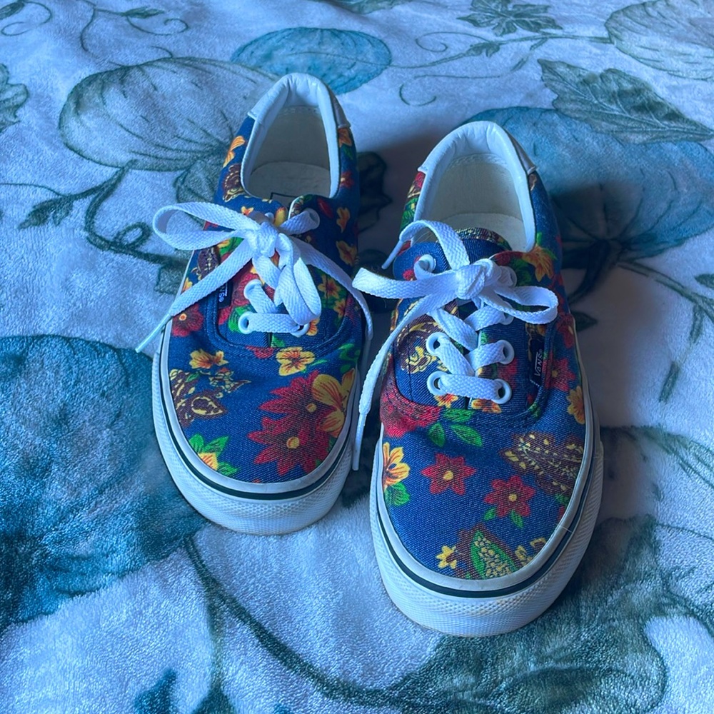 Women’s navy blue floral print vans